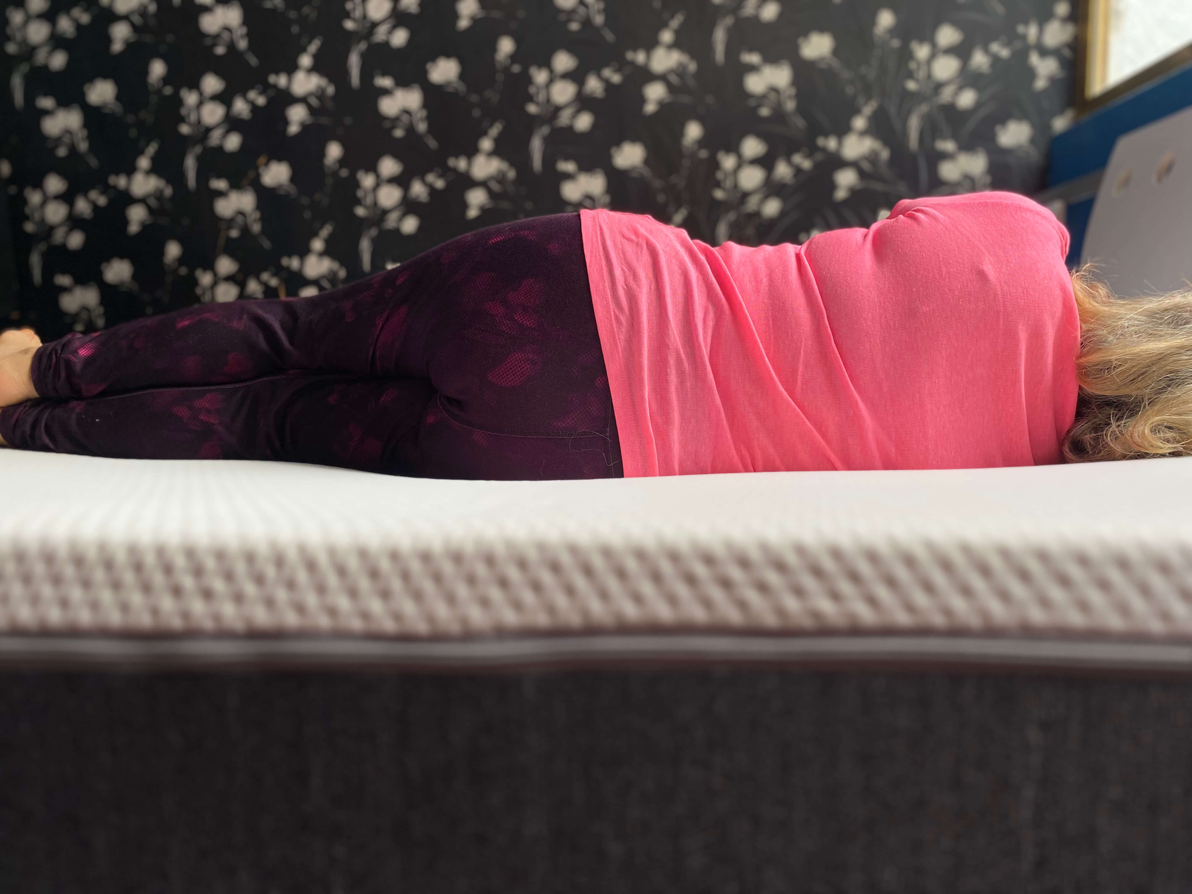 colchón Emma acostado de lado